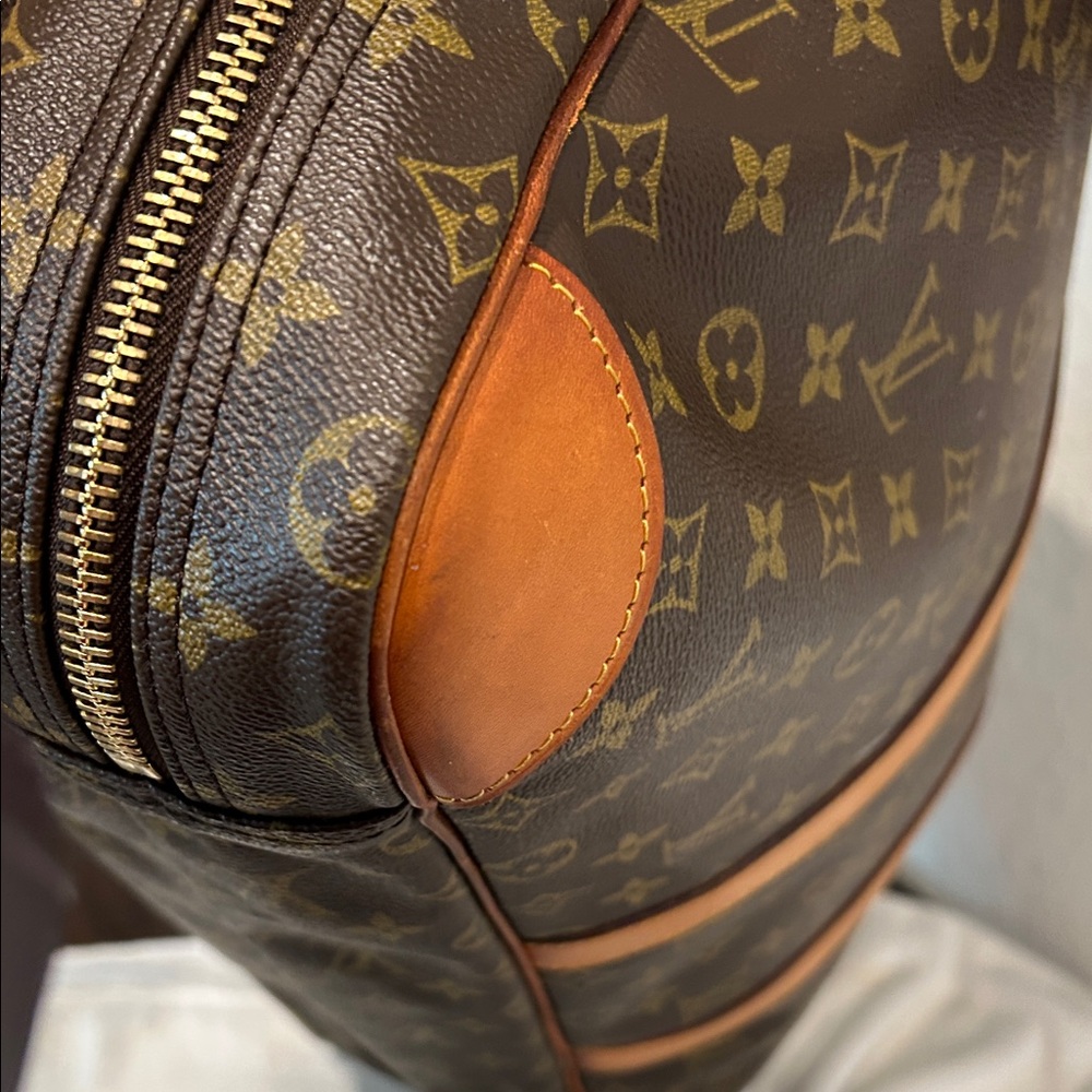 Kabul leather travel bag
Louis Vuitton Brown and Tan - Picture 9 of 17